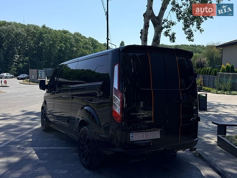 Вантажний фургон Ford Transit Custom 2020 в Ужгороді