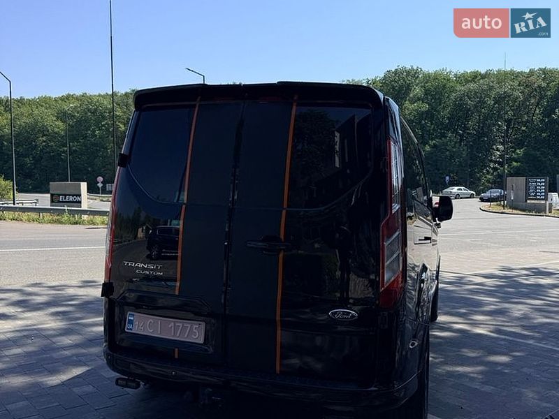 Вантажний фургон Ford Transit Custom 2020 в Ужгороді