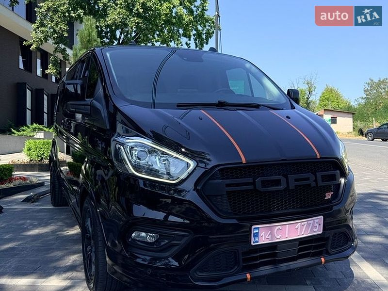 Вантажний фургон Ford Transit Custom 2020 в Ужгороді