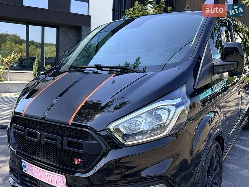 Вантажний фургон Ford Transit Custom 2020 в Ужгороді