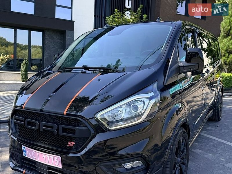 Вантажний фургон Ford Transit Custom 2020 в Ужгороді