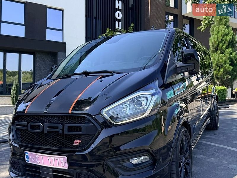 Вантажний фургон Ford Transit Custom 2020 в Ужгороді