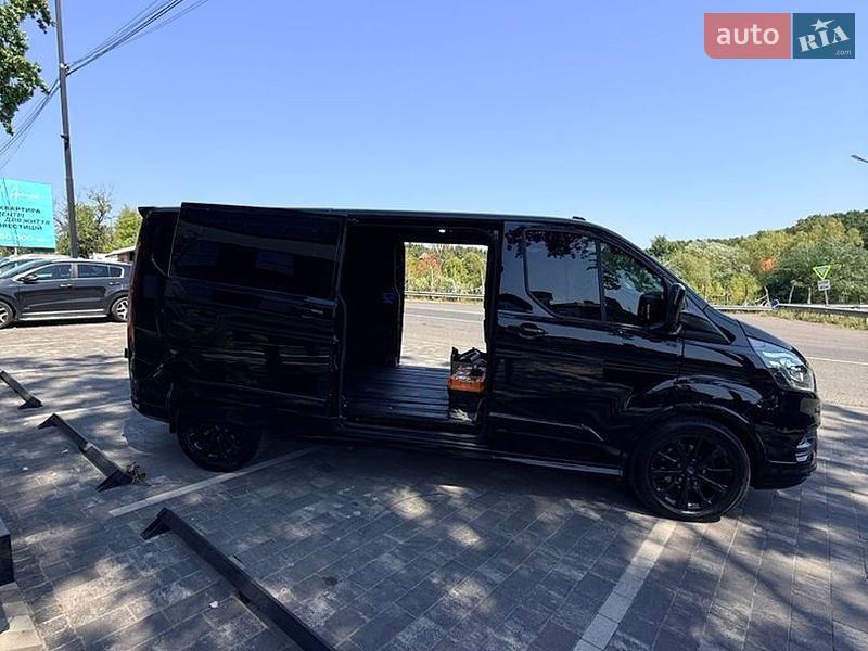 Вантажний фургон Ford Transit Custom 2020 в Ужгороді