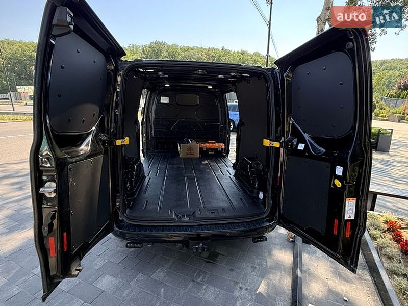 Вантажний фургон Ford Transit Custom 2020 в Ужгороді