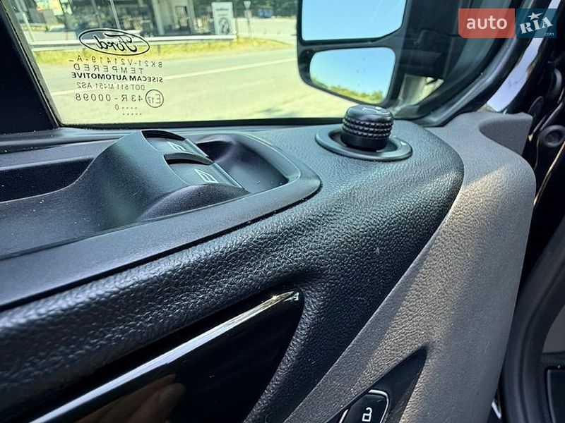 Вантажний фургон Ford Transit Custom 2020 в Ужгороді