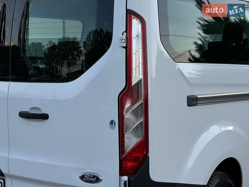 Минивэн Ford Transit Custom 2015 в Самборе