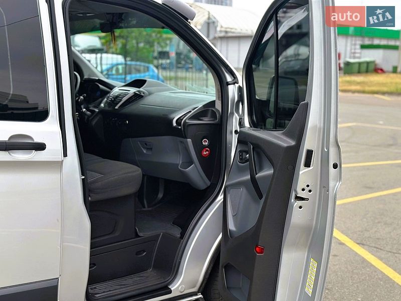 Вантажний фургон Ford Transit Custom 2015 в Києві