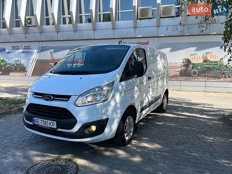 Вантажний фургон Ford Transit Custom 2015 в Дніпрі