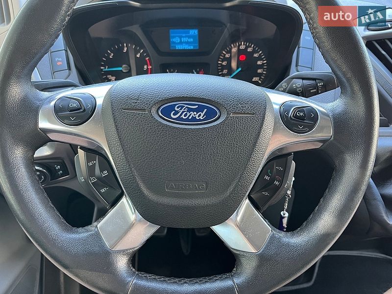 Вантажний фургон Ford Transit Custom 2015 в Дніпрі