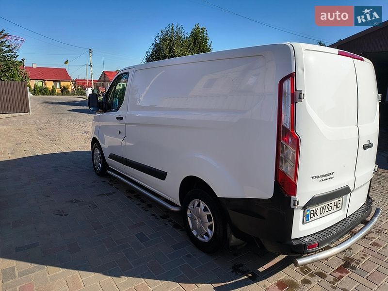 Вантажний фургон Ford Transit Custom 2016 в Дубні