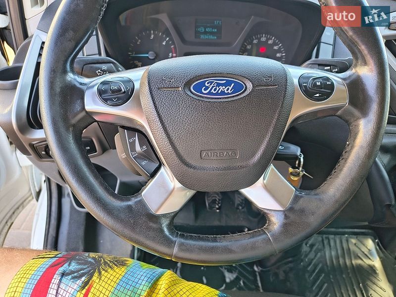 Вантажний фургон Ford Transit Custom 2016 в Дубні