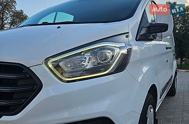 Вантажний фургон Ford Transit Custom 2020 в Бережанах