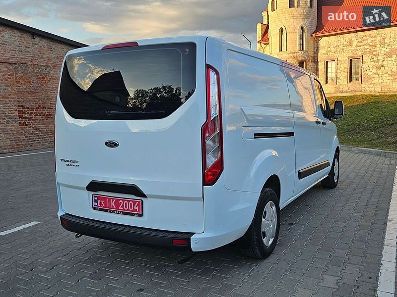 Вантажний фургон Ford Transit Custom 2020 в Бережанах