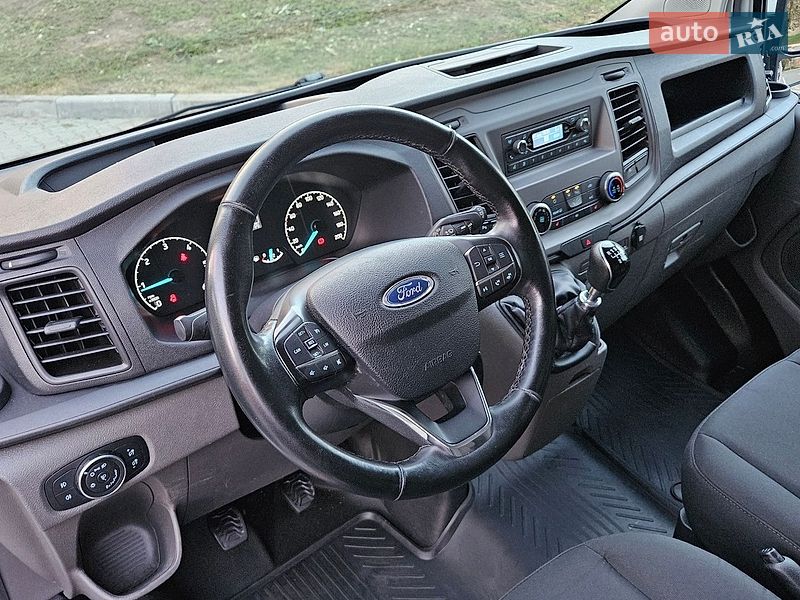 Вантажний фургон Ford Transit Custom 2020 в Бережанах