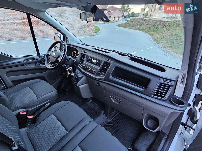 Вантажний фургон Ford Transit Custom 2020 в Бережанах