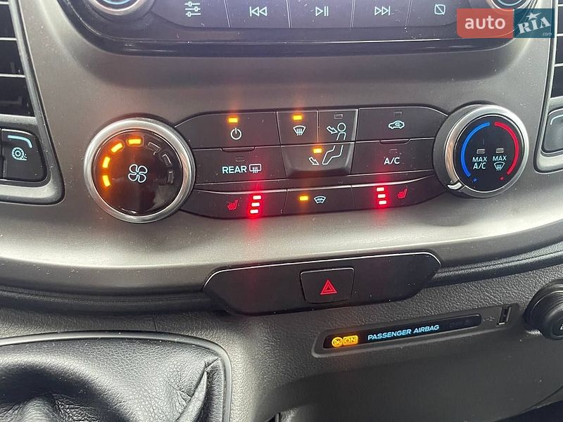 Вантажний фургон Ford Transit Custom 2019 в Львові