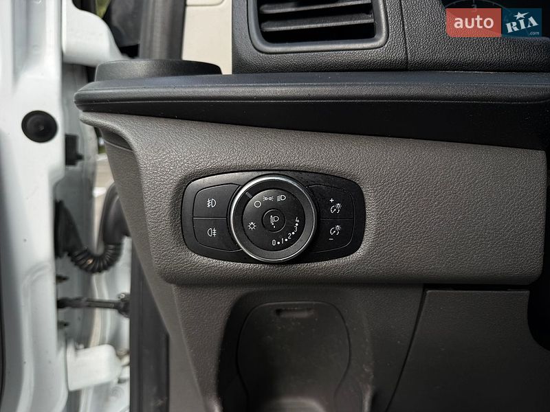 Грузовой фургон Ford Transit Custom 2019 в Киеве