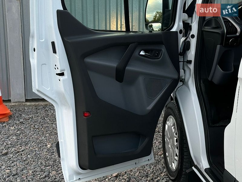 Мінівен Ford Transit Custom 2015 в Самборі