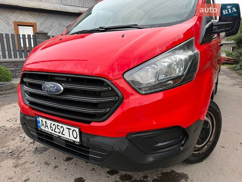 Вантажний фургон Ford Transit Custom 2018 в Рівному