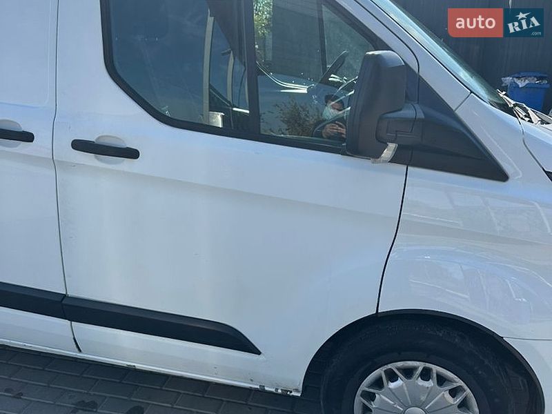 Вантажний фургон Ford Transit Custom 2014 в Чернівцях