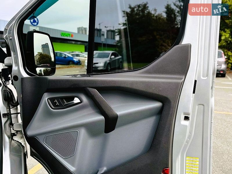 Вантажний фургон Ford Transit Custom 2015 в Києві