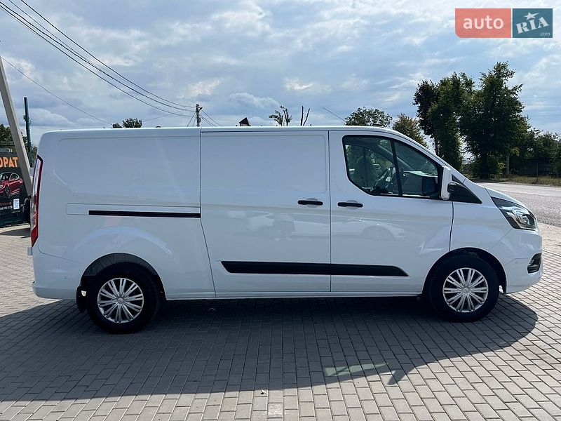 Вантажний фургон Ford Transit Custom 2022 в Лопатині