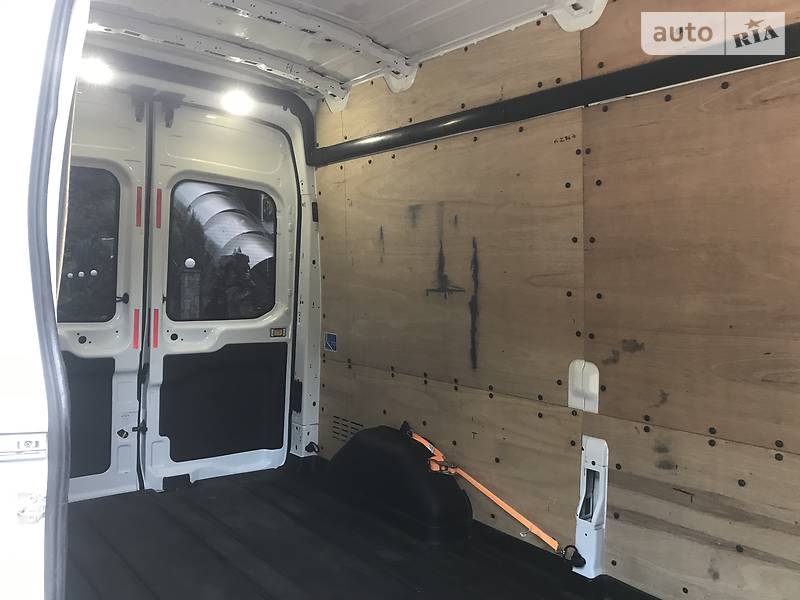 Вантажний фургон Ford Transit 2014 в Дрогобичі