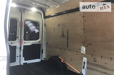 Грузовой фургон Ford Transit 2014 в 