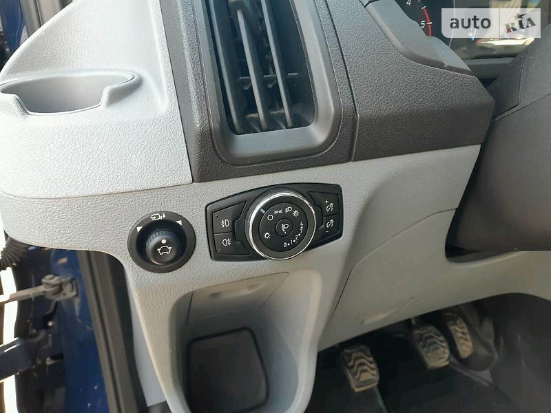 Вантажопасажирський фургон Ford Transit 2015 в Миколаєві