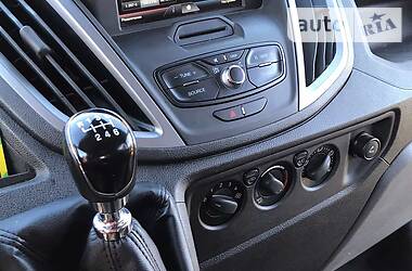 Мінівен Ford Transit 2016 в 