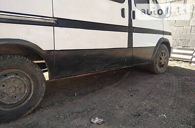 Вантажопасажирський фургон Ford Transit 1988 в 