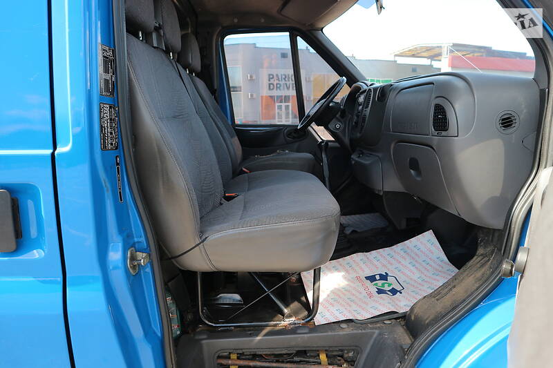 Вантажопасажирський фургон Ford Transit 2004 в Харкові