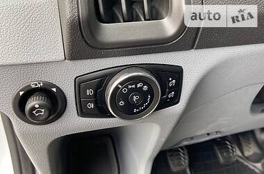 Вантажний фургон Ford Transit 2015 в 