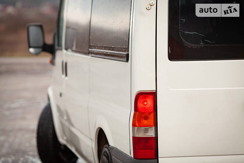 Минивэн Ford Transit 2003 в Новояворовске