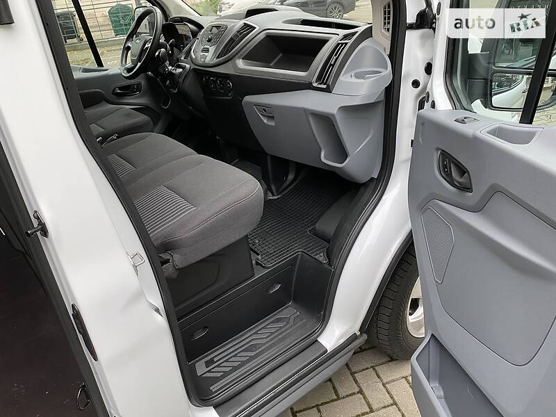 Грузовой фургон Ford Transit 2018 в Луцке