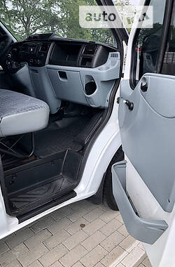 Грузовой фургон Ford Transit 2007 в 