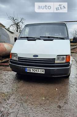 Грузовой фургон Ford Transit 1987 в Апостолово