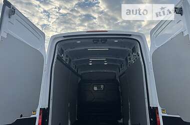 Грузовой фургон Ford Transit 2018 в 