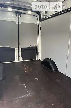 Грузовой фургон Ford Transit 2018 в 