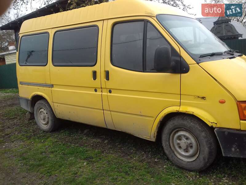Микроавтобус Ford Transit 1996 в Вижнице