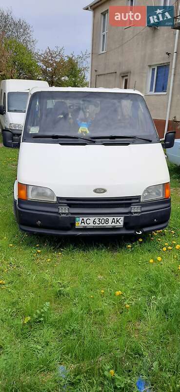 Минивэн Ford Transit 1993 в Нововолынске