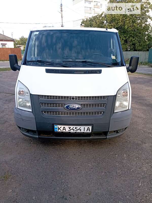 Вантажний фургон Ford Transit 2013 в Смілі