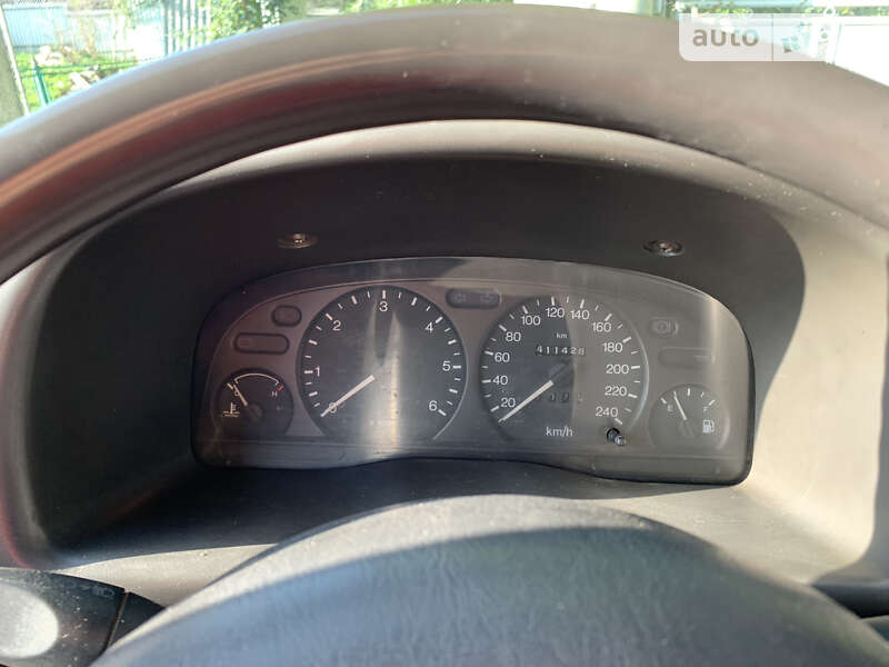 Грузопассажирский фургон Ford Transit 2000 в Косове