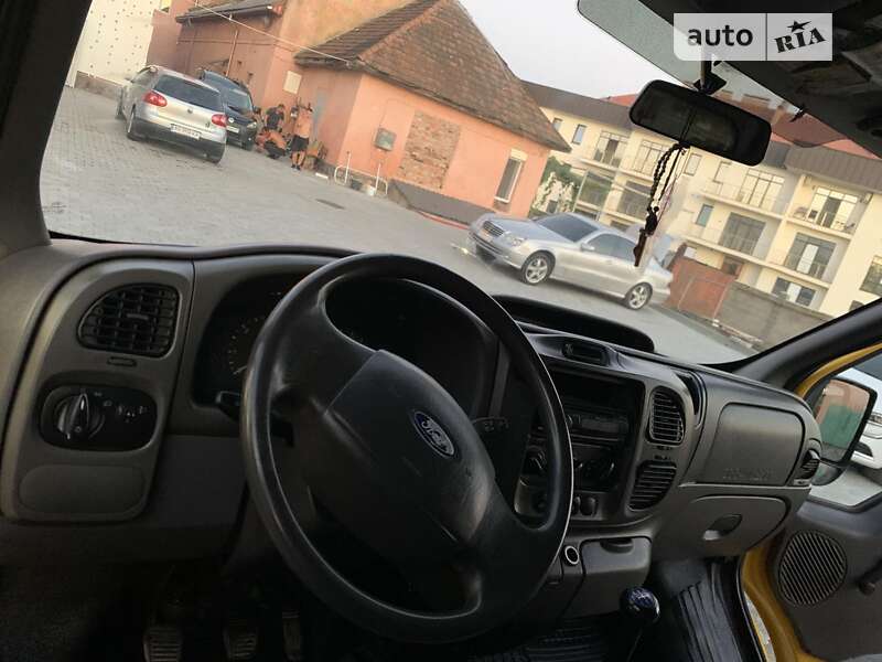 Грузовой фургон Ford Transit 2000 в Ужгороде
