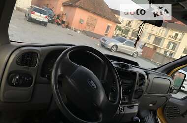 Грузовой фургон Ford Transit 2000 в 