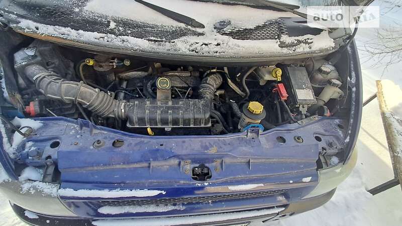 Вантажний фургон Ford Transit 2004 в Тернополі