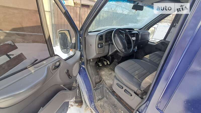 Вантажний фургон Ford Transit 2004 в Тернополі