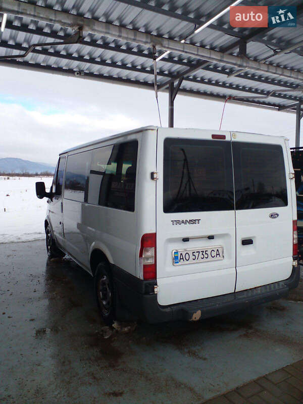 Микроавтобус Ford Transit 2006 в Хусте