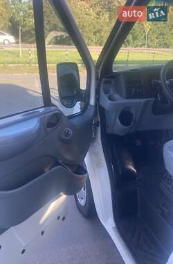 Грузовой фургон Ford Transit 2011 в 