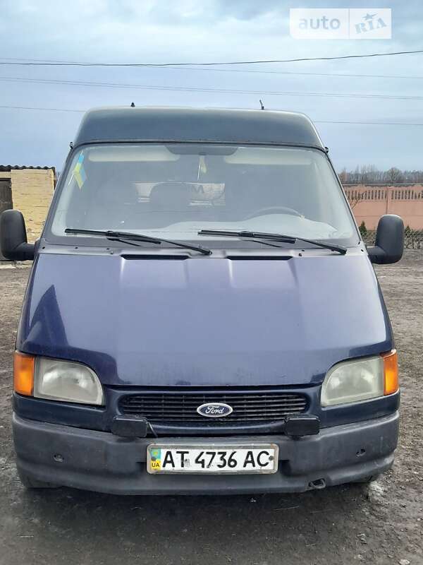 Грузовой фургон Ford Transit 1998 в Василькове